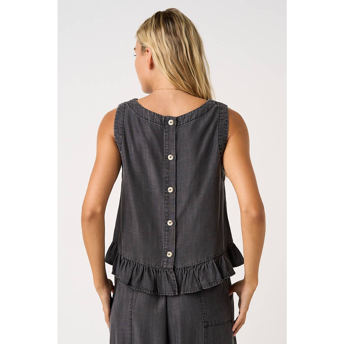 BACK BUTTON DETAIL CHAMBRAY RUFFLE PEPLUM TANK TOP